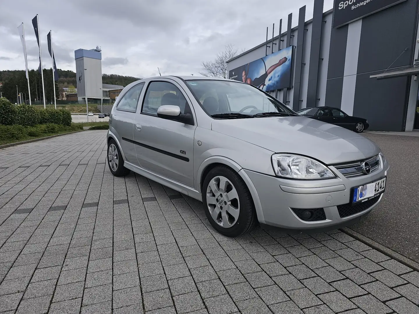 Opel Corsa GSI Limit Edition srebrna - 2