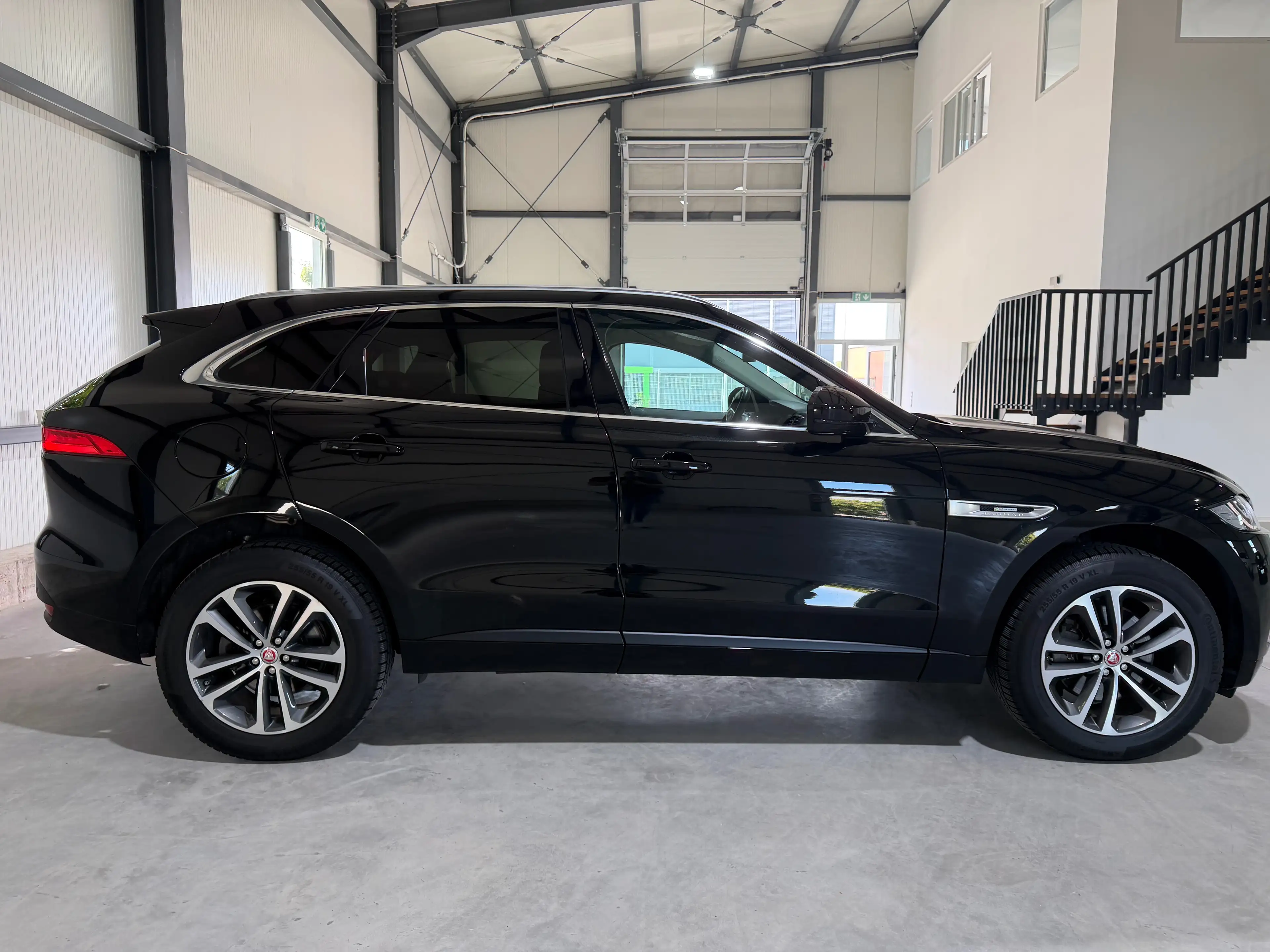 Jaguar F-Pace R-Sport AWD — photo 4