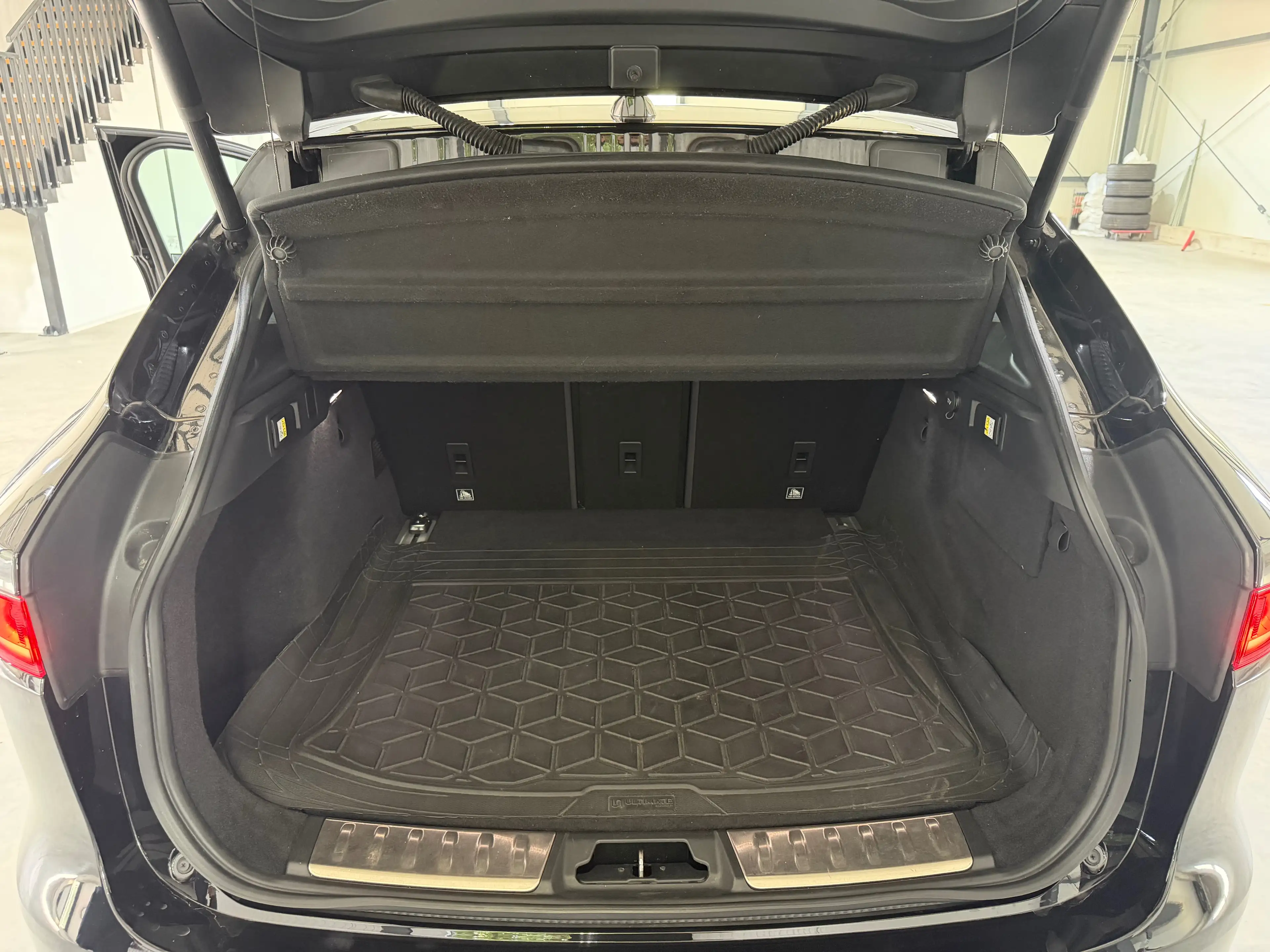 Jaguar F-Pace R-Sport AWD — photo 9