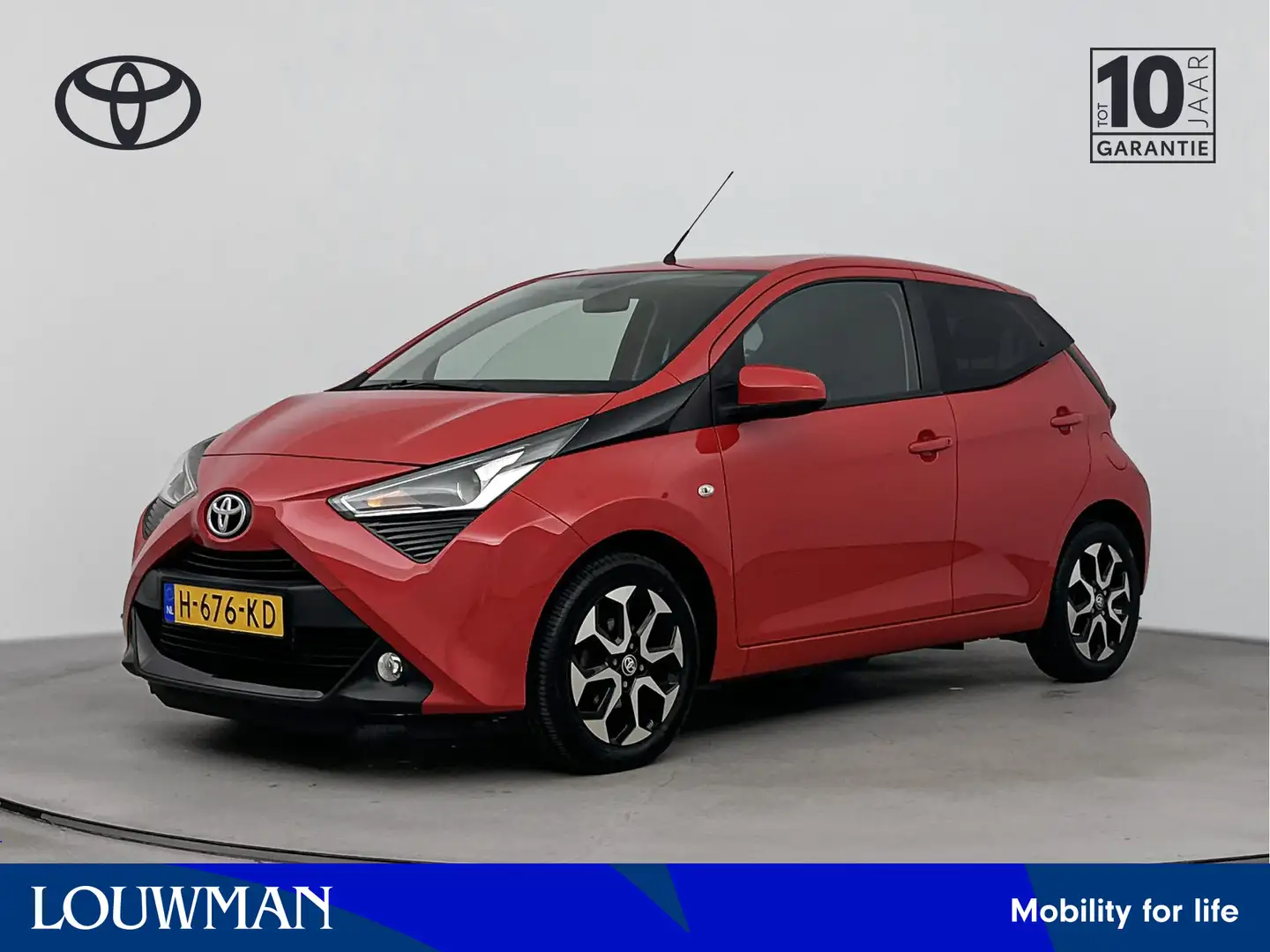 Toyota Aygo 1.0 VVT-i x-joy Rouge - 1