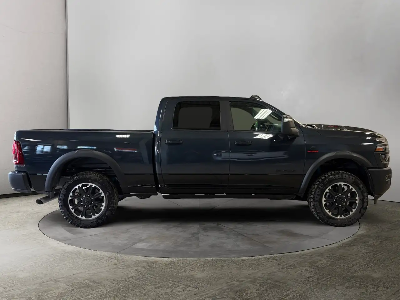 RAM 2500 снимка RAM 2500