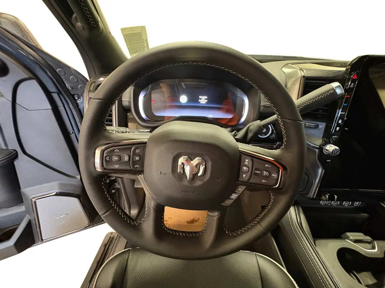 RAM 2500 снимка RAM 2500