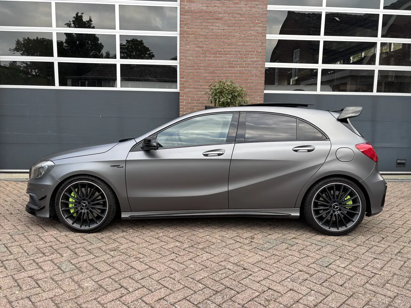 Mercedes-Benz A 45 AMG Šedá - 2
