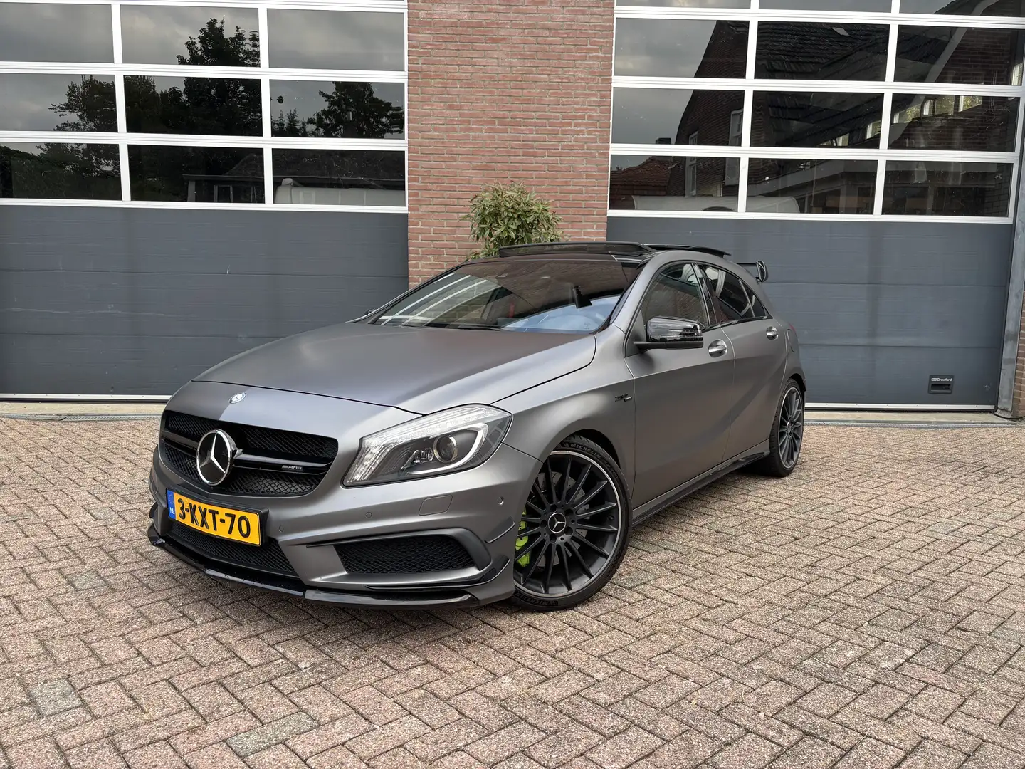 Mercedes-Benz A 45 AMG Šedá - 1