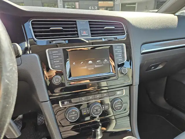 Volkswagen Golf view 12