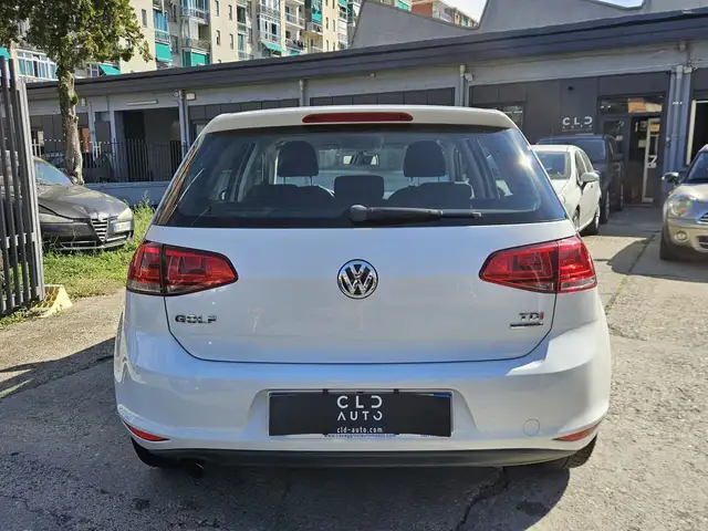 Volkswagen Golf view 5