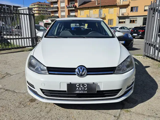 Volkswagen Golf view 2