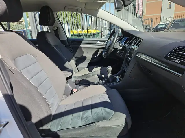 Volkswagen Golf view 10