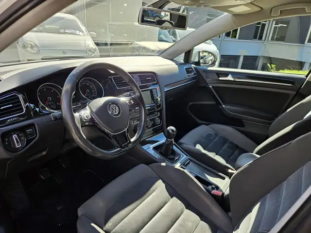 Volkswagen Golf view 7