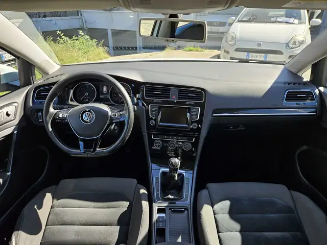 Volkswagen Golf view 9