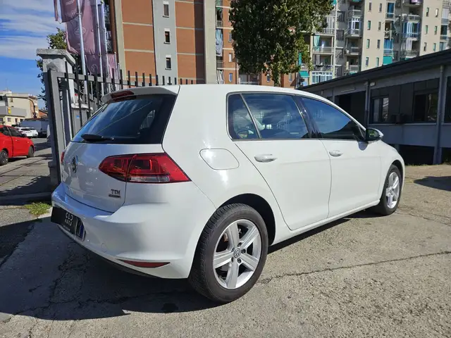 Volkswagen Golf view 4