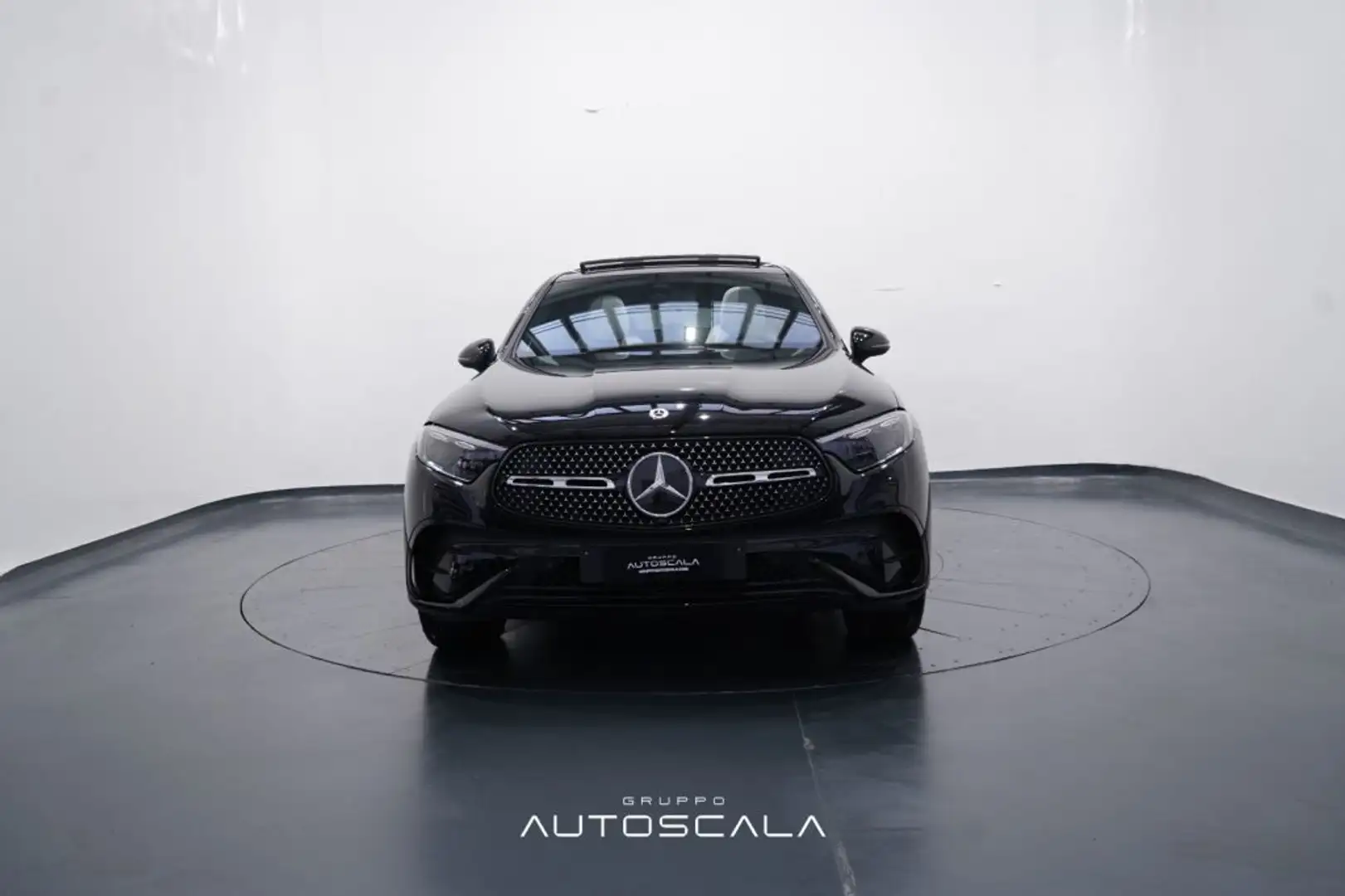 Mercedes-Benz GLC 220 d 4Matic Mild hybrid Coupé AMG Line Premium Schwarz - 2