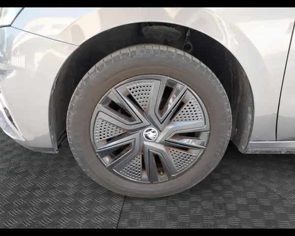 Skoda Fabia view 13