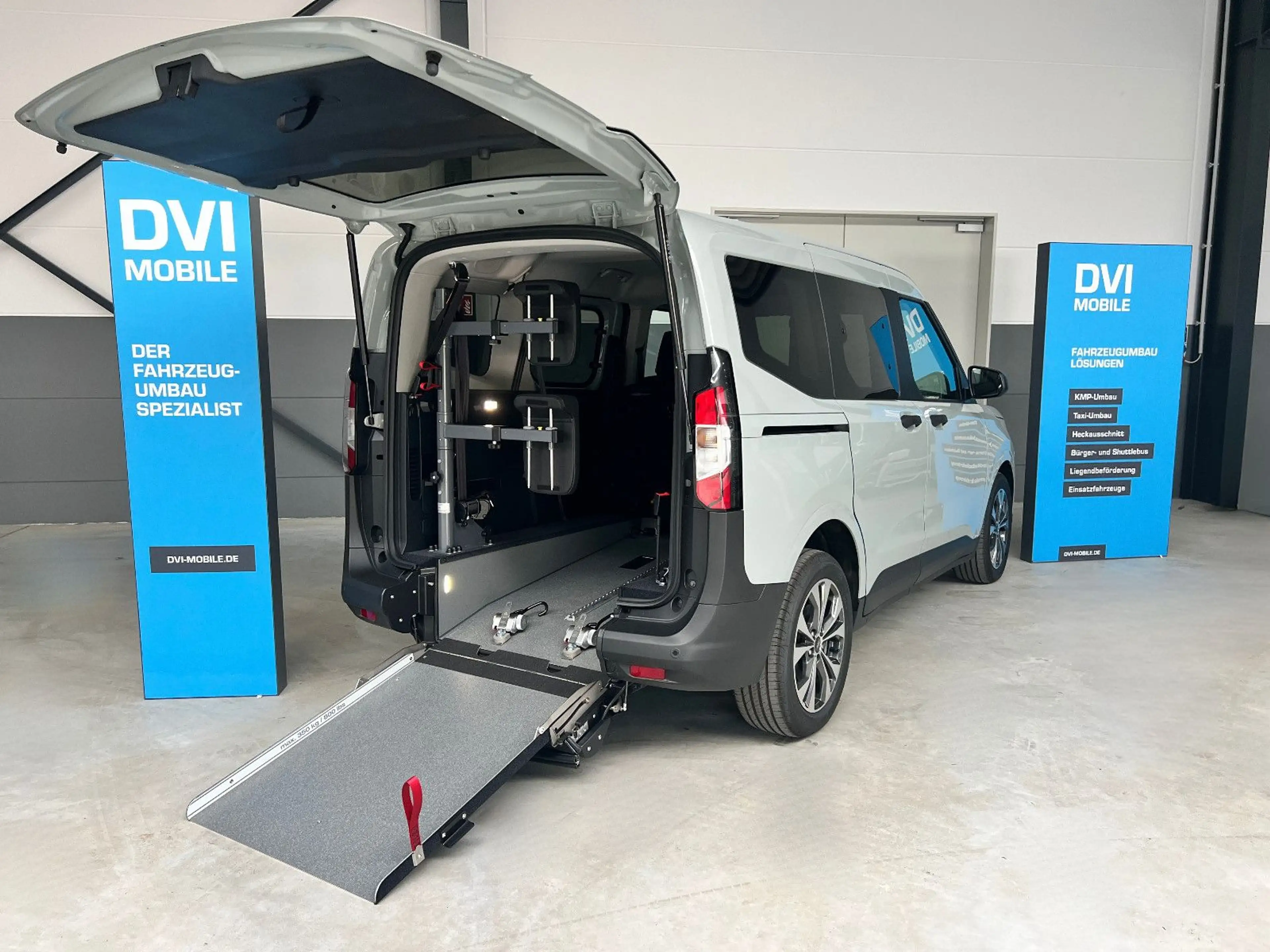 Ford Tourneo Courier * AMF Heckausschnitt * KMP — photo 2