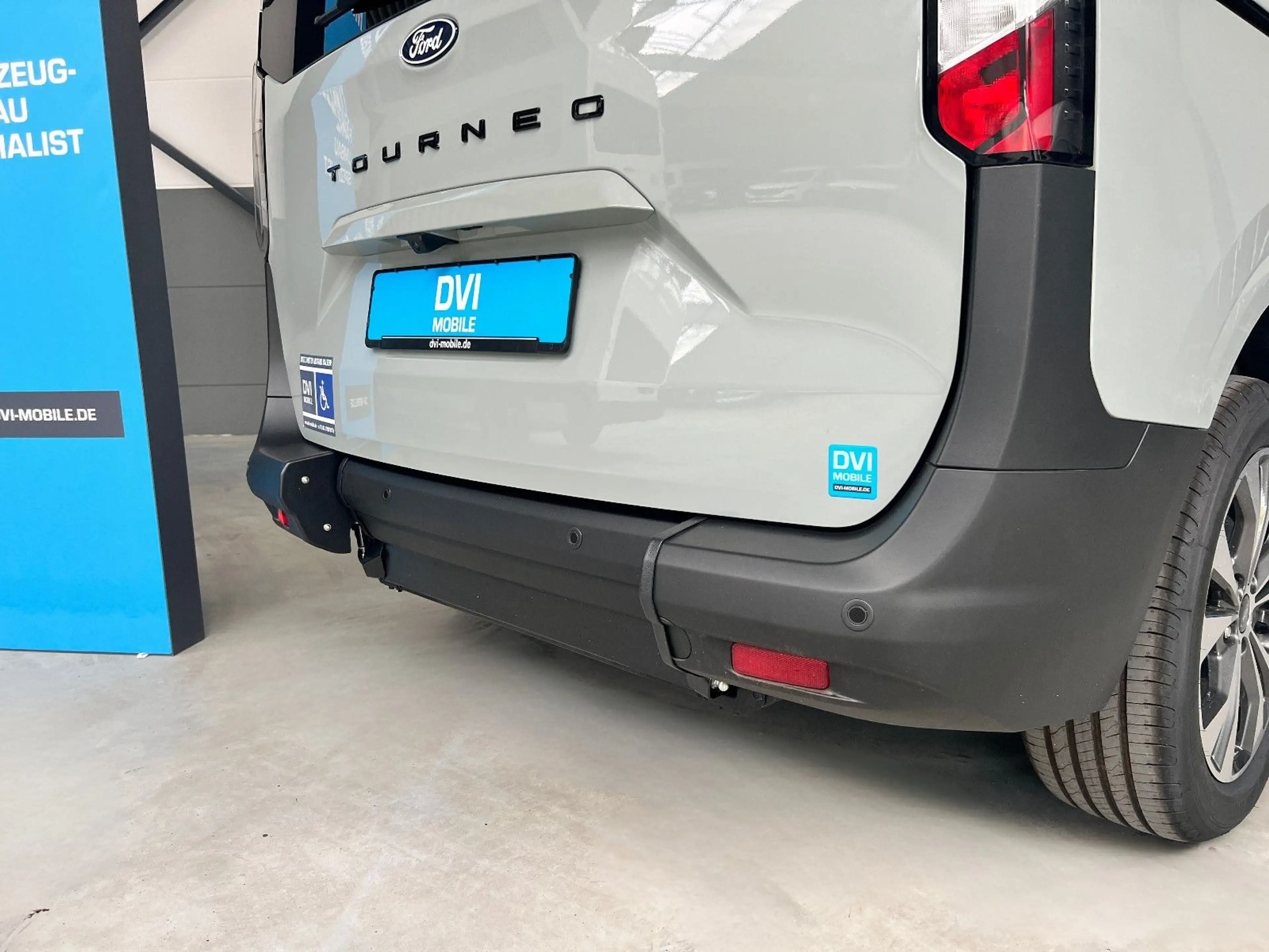 Ford Tourneo Courier * AMF Heckausschnitt * KMP — photo 5