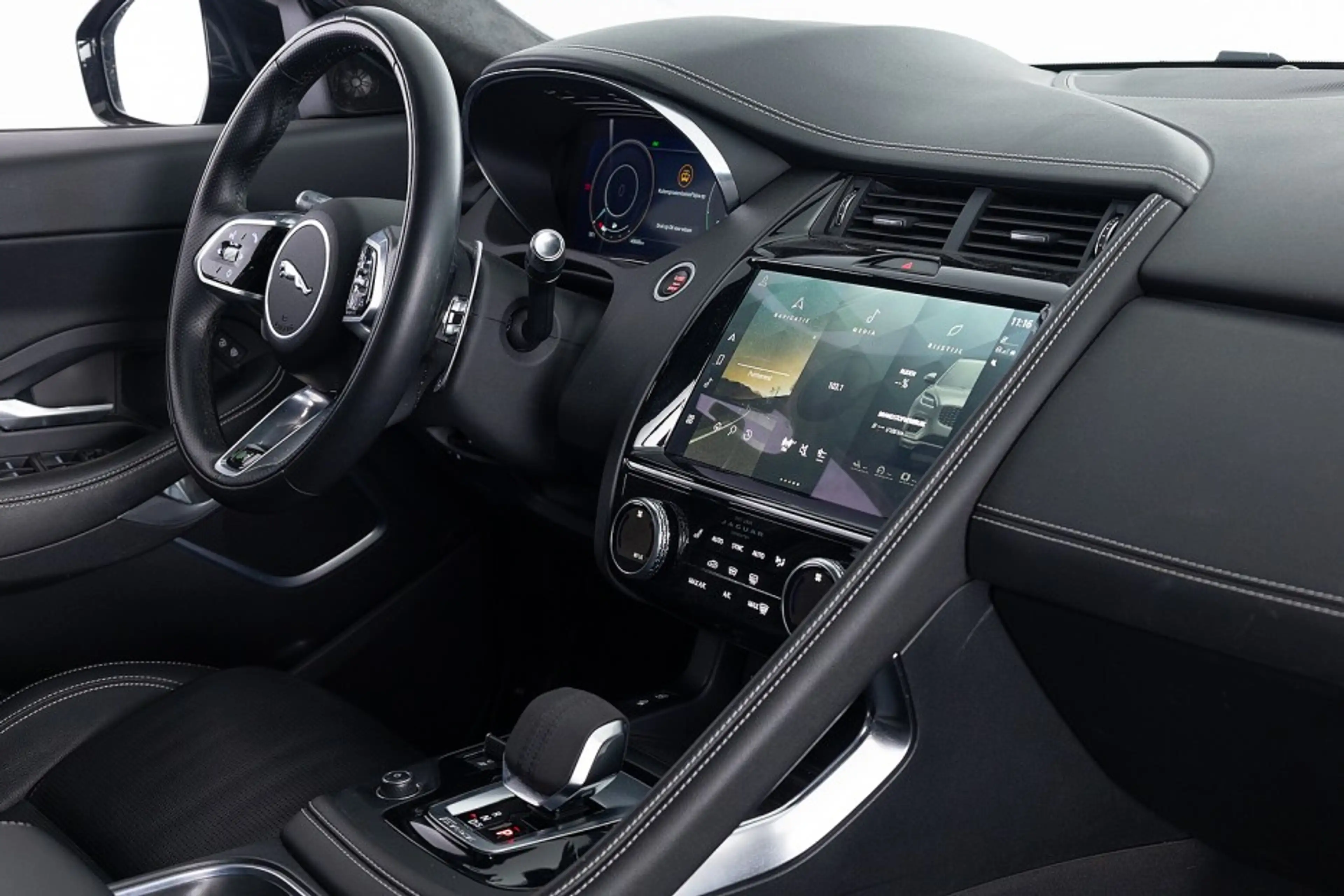 Jaguar E-Pace 1.5 P300e AWD R-Dynamic S | PANORAMADAK | LEDER | — photo 3