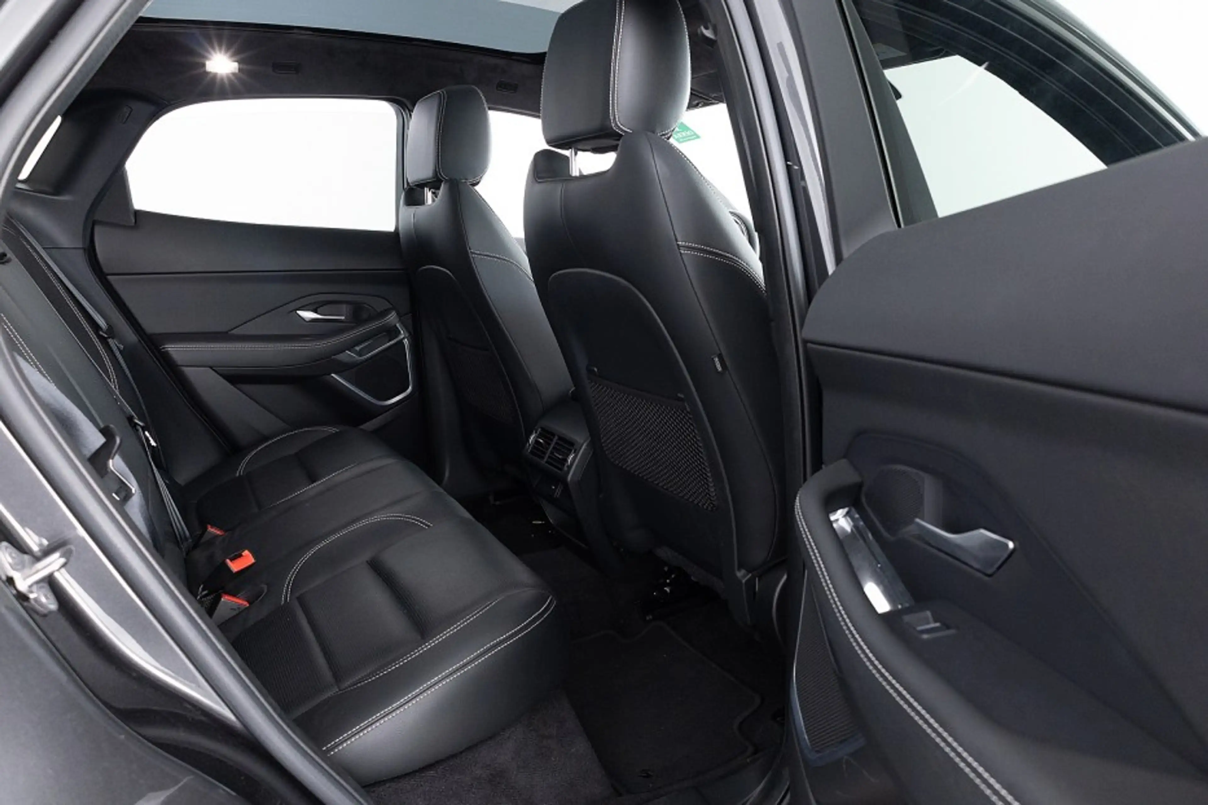 Jaguar E-Pace 1.5 P300e AWD R-Dynamic S | PANORAMADAK | LEDER | — photo 12