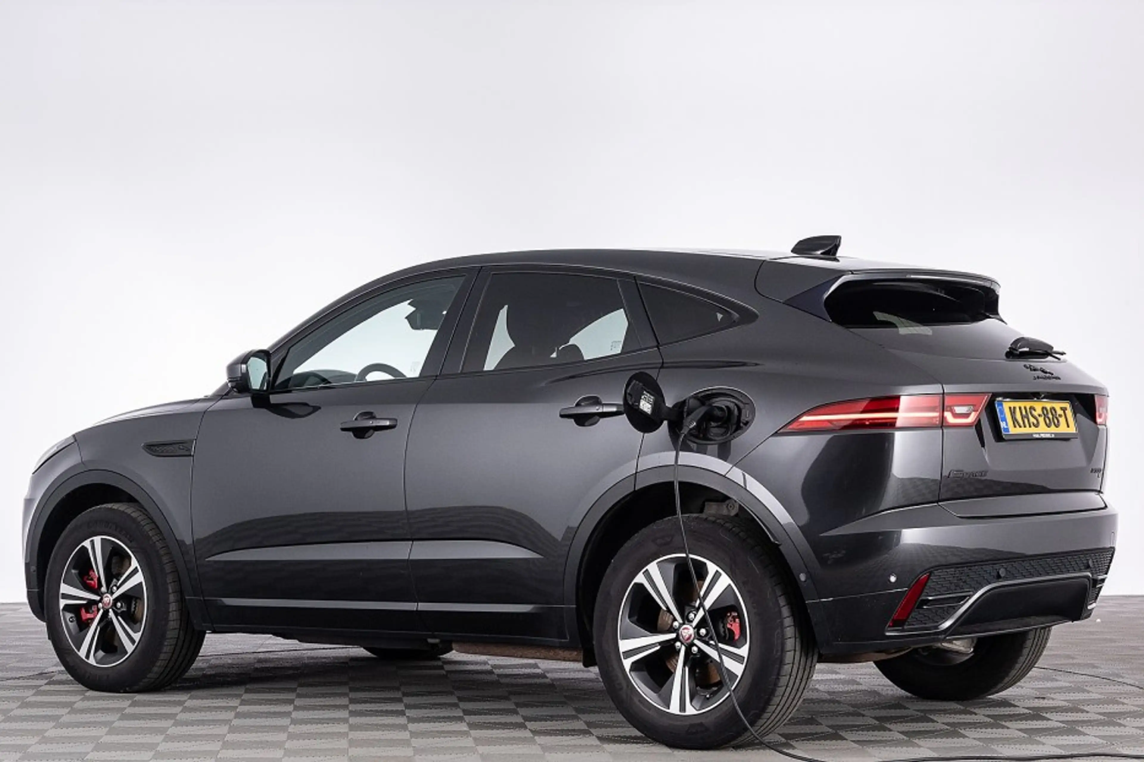 Jaguar E-Pace 1.5 P300e AWD R-Dynamic S | PANORAMADAK | LEDER | — photo 2