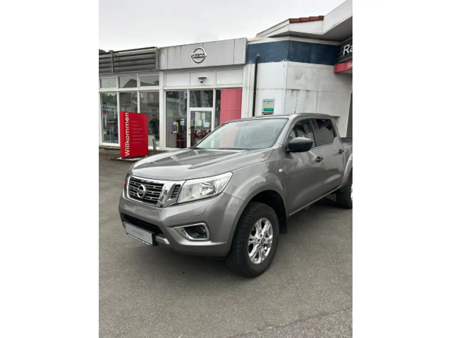 Nissan Navara NP300 D23 Allrad Double Cap Acenta 1 Hand Šedá - 2
