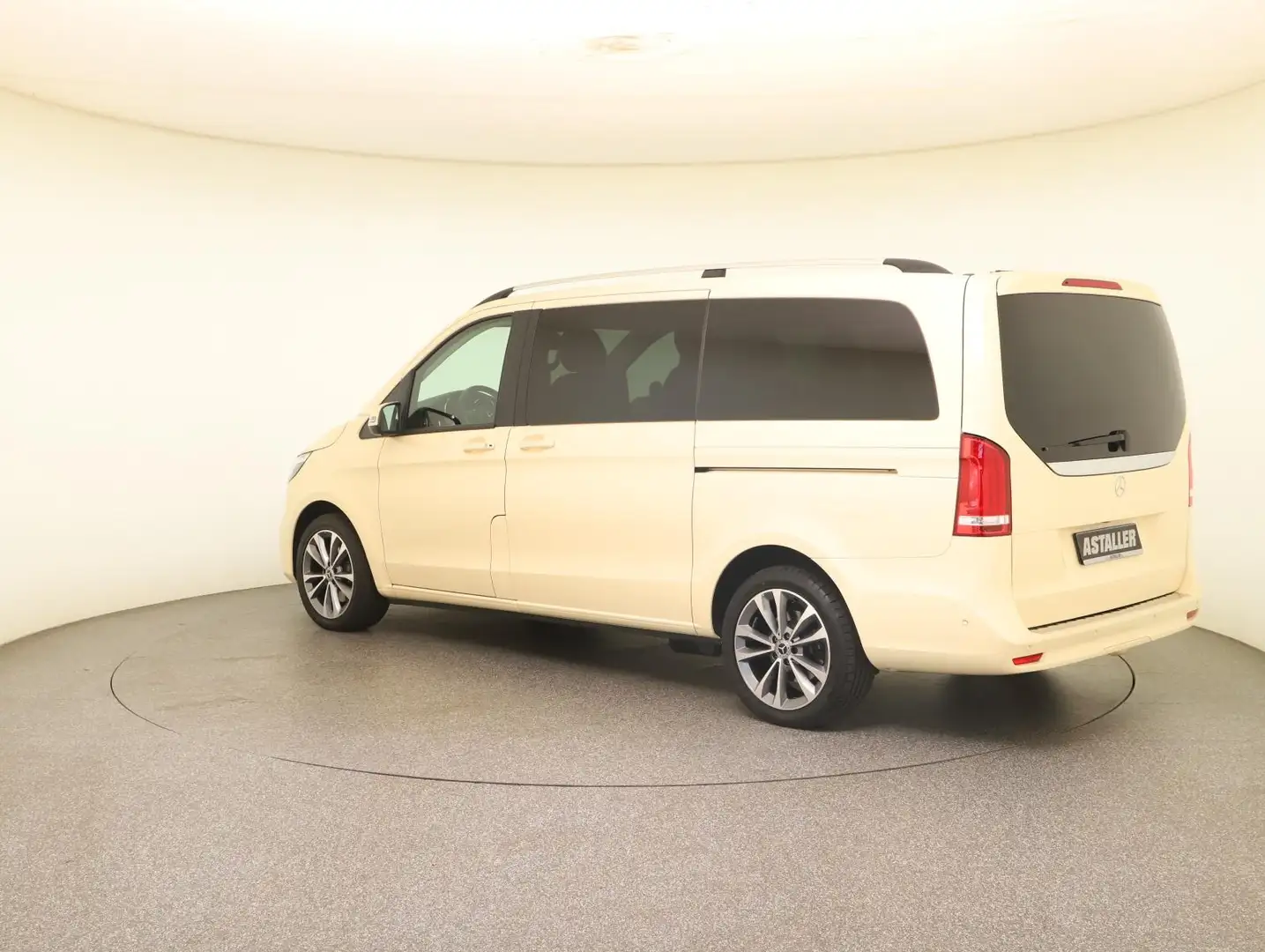 Mercedes-Benz V 300 d Edition Lang L2 Sportp+Distro+el. Türen Beige - 2