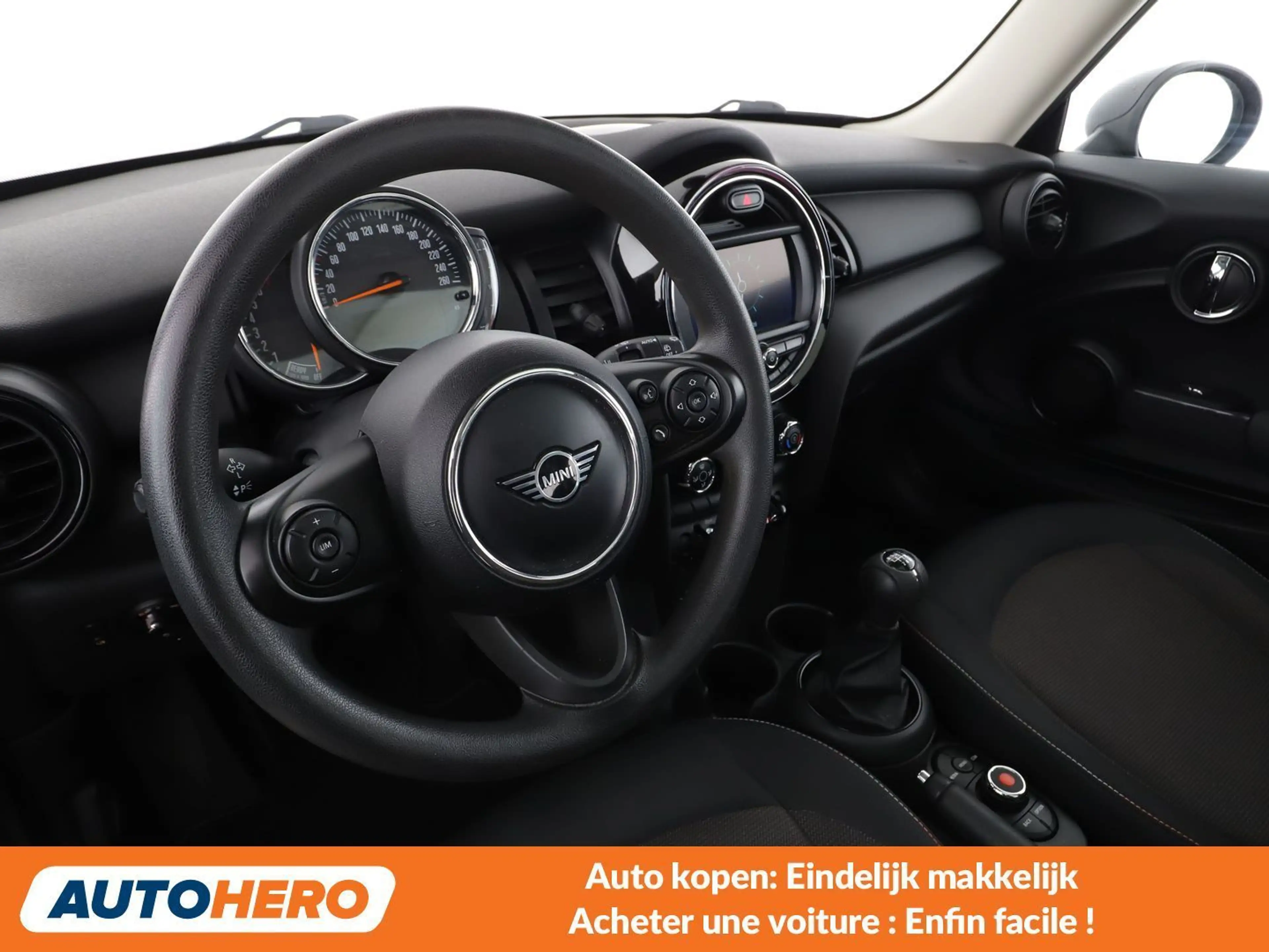 MINI One One — photo 14