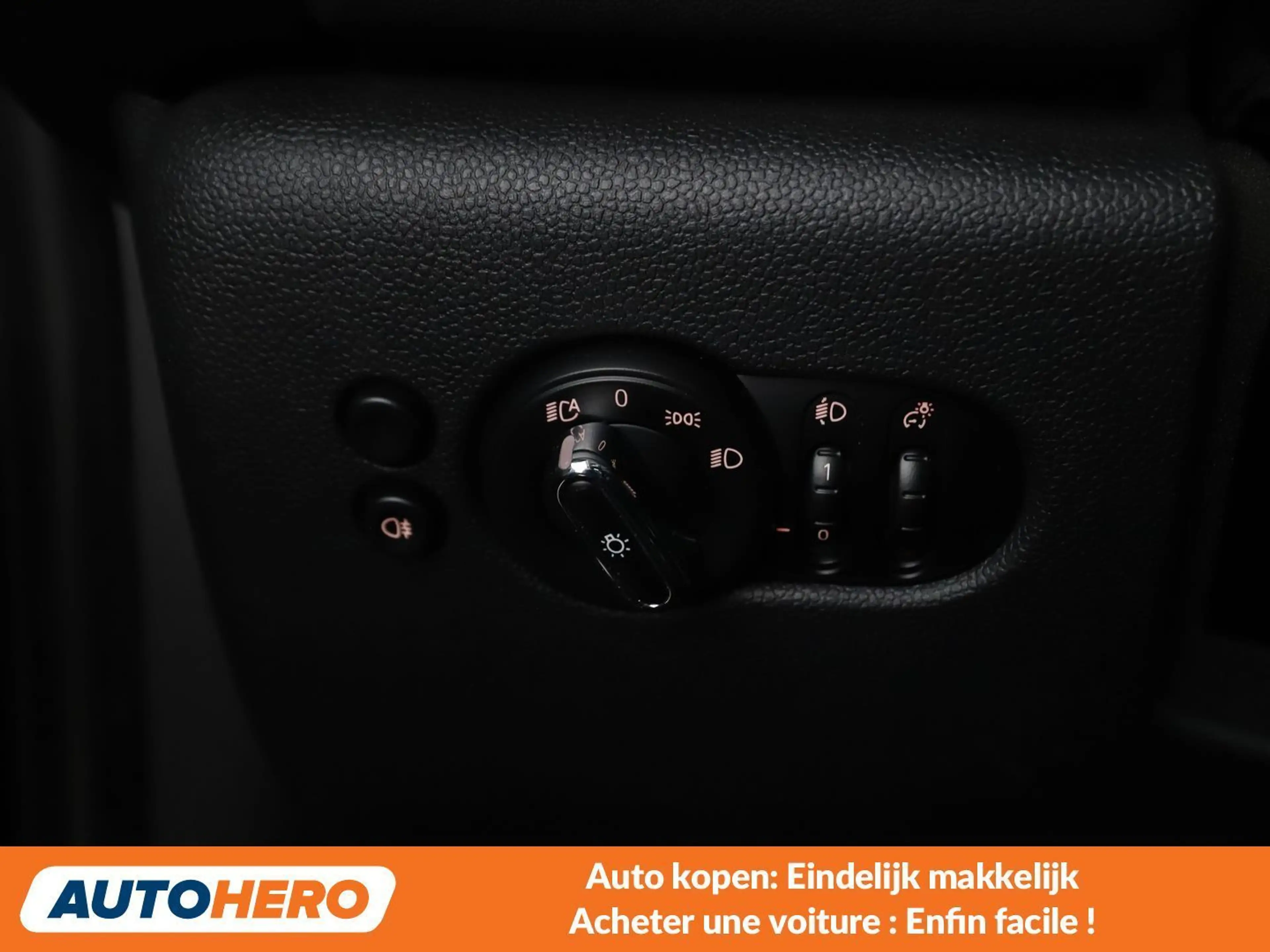 MINI One One — photo 10