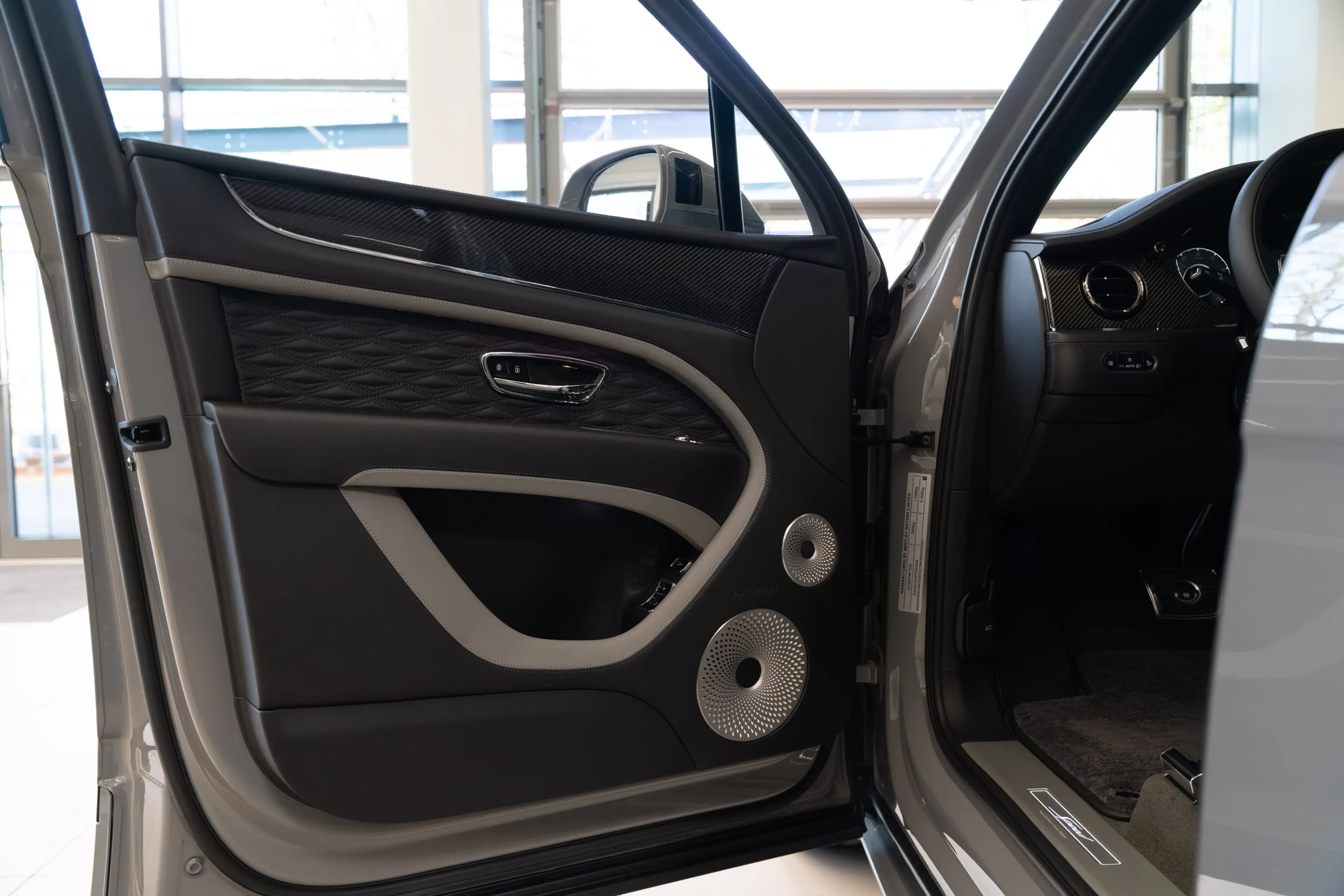 Bentley Bentayga Speed V8 — photo 10