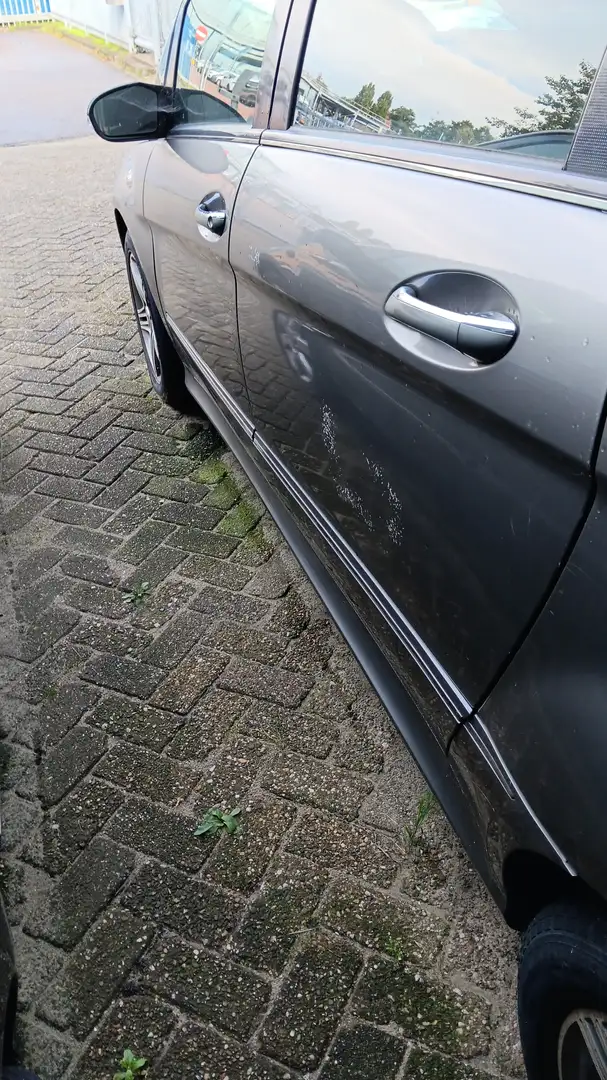 Mercedes-Benz B 200 Marrone - 2