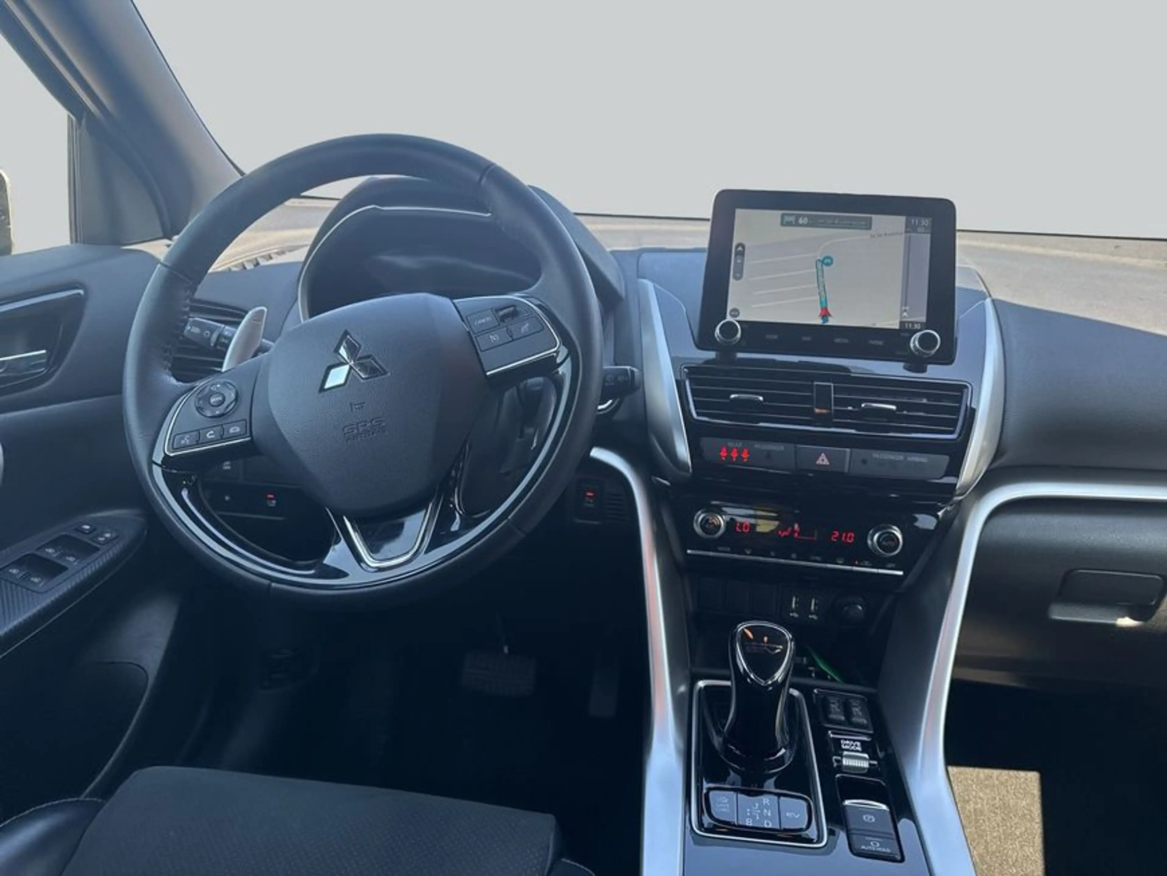 Mitsubishi Eclipse Cross Plug-In Hybrid 4WD Plus — photo 15