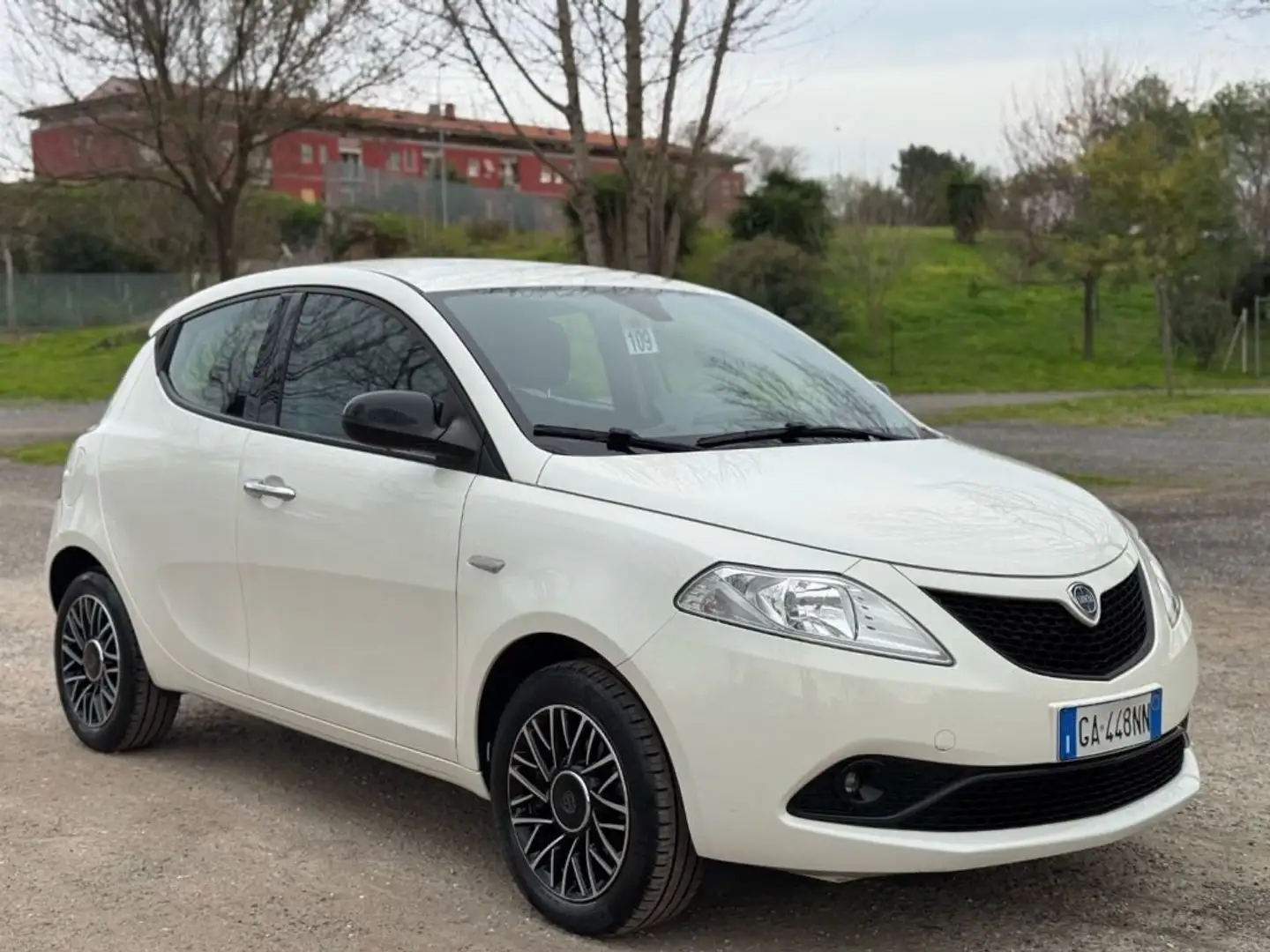 Lancia Ypsilon 1.2 69 CV 5 porte "GOLD" +gpl Wit - 2