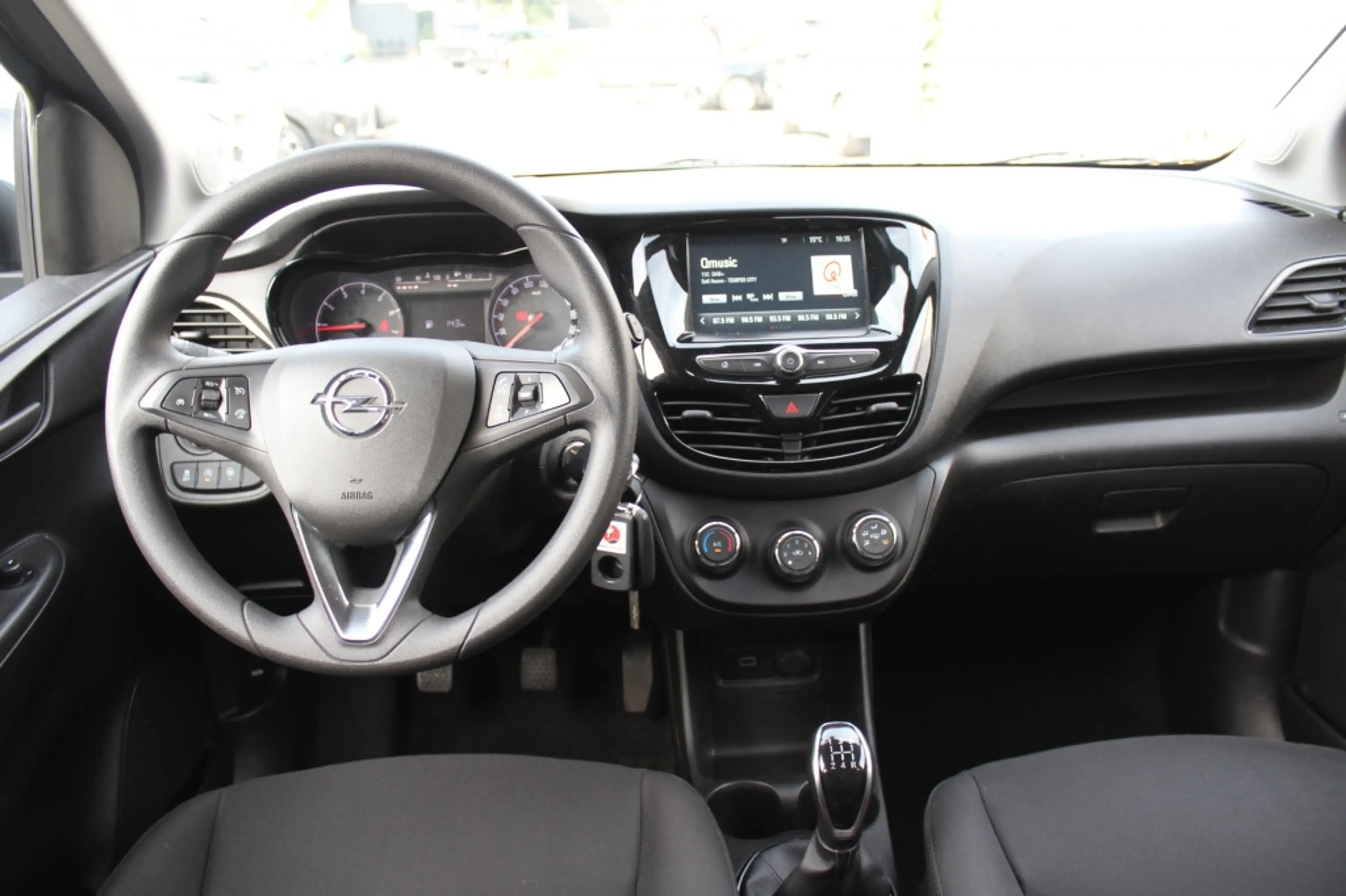Opel Karl 1.0 120 Jaar Intellilink — photo 14