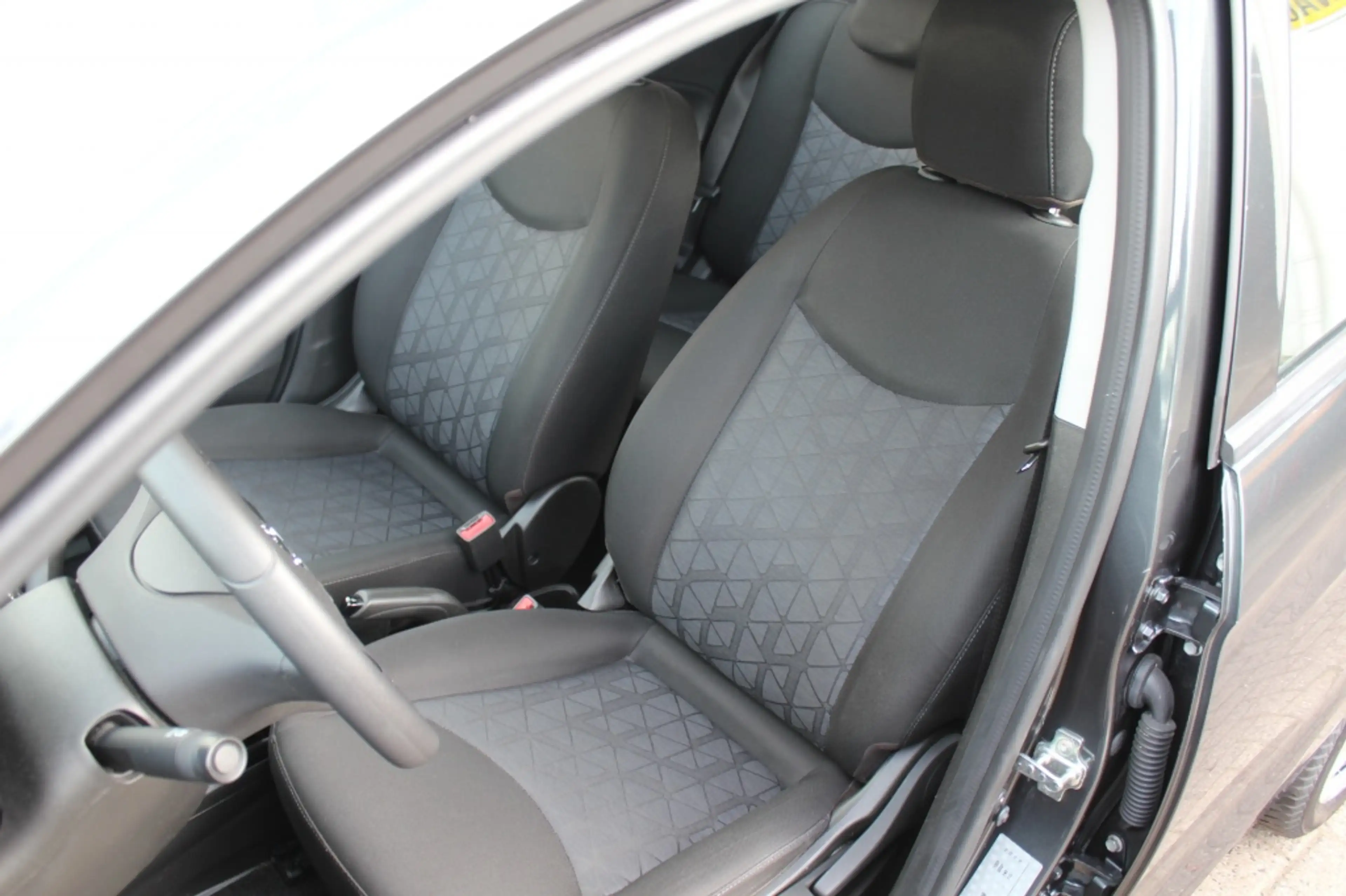 Opel Karl 1.0 120 Jaar Intellilink — photo 10