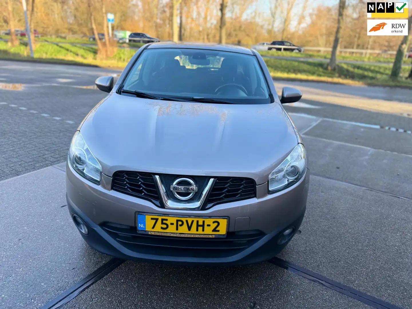 Nissan Qashqai 2.0 Connect Edition Braun - 1