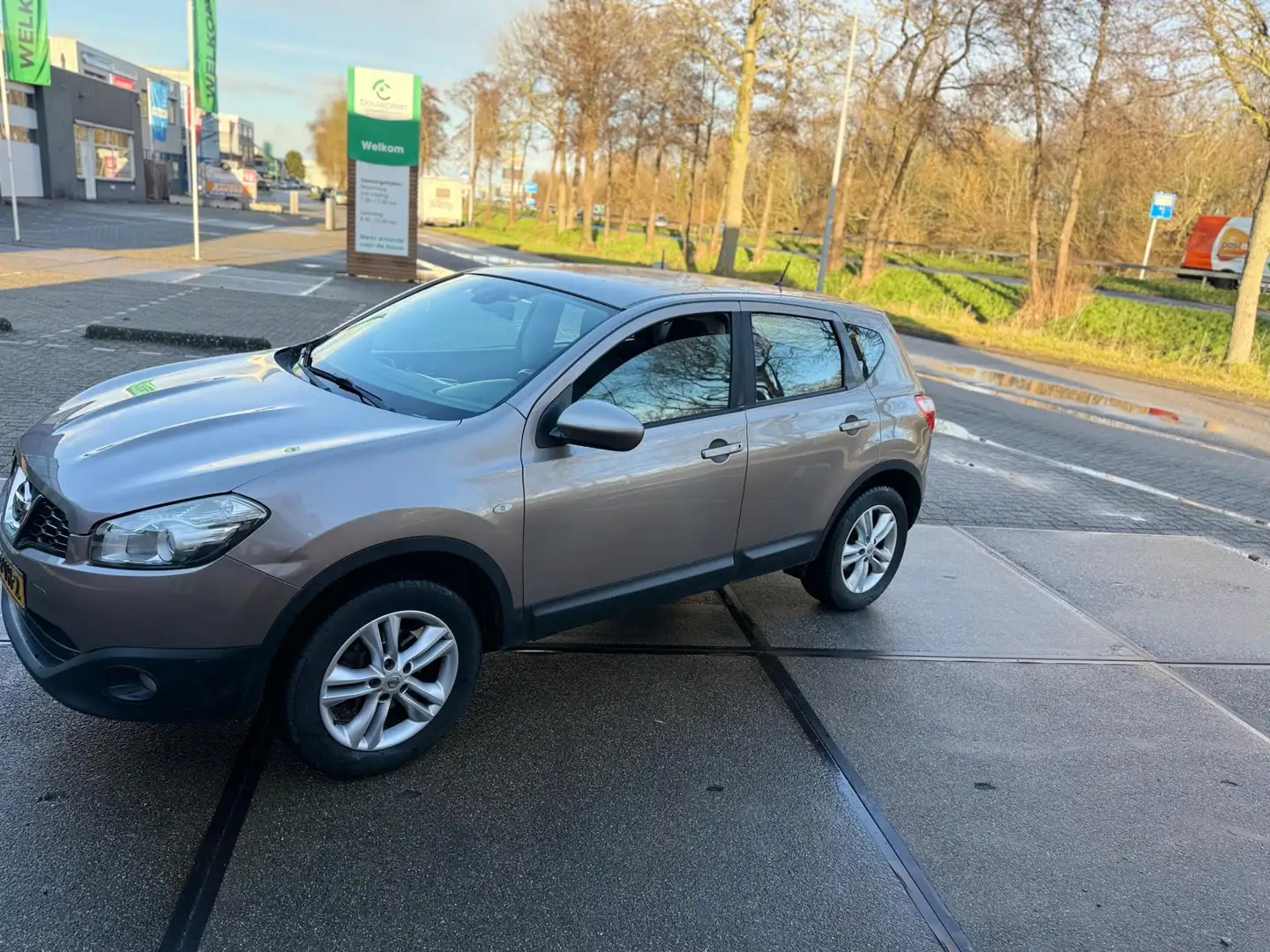 Nissan Qashqai 2.0 Connect Edition Braun - 2