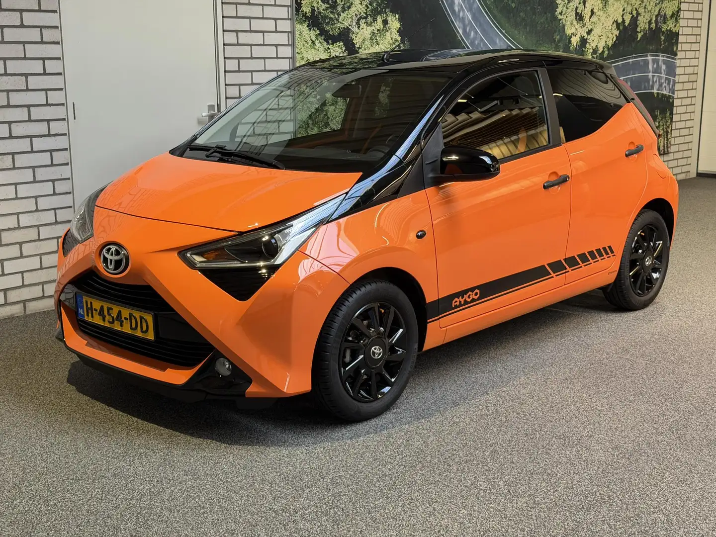 Toyota Aygo 1.0 VVT-i x-cite Orange - 2