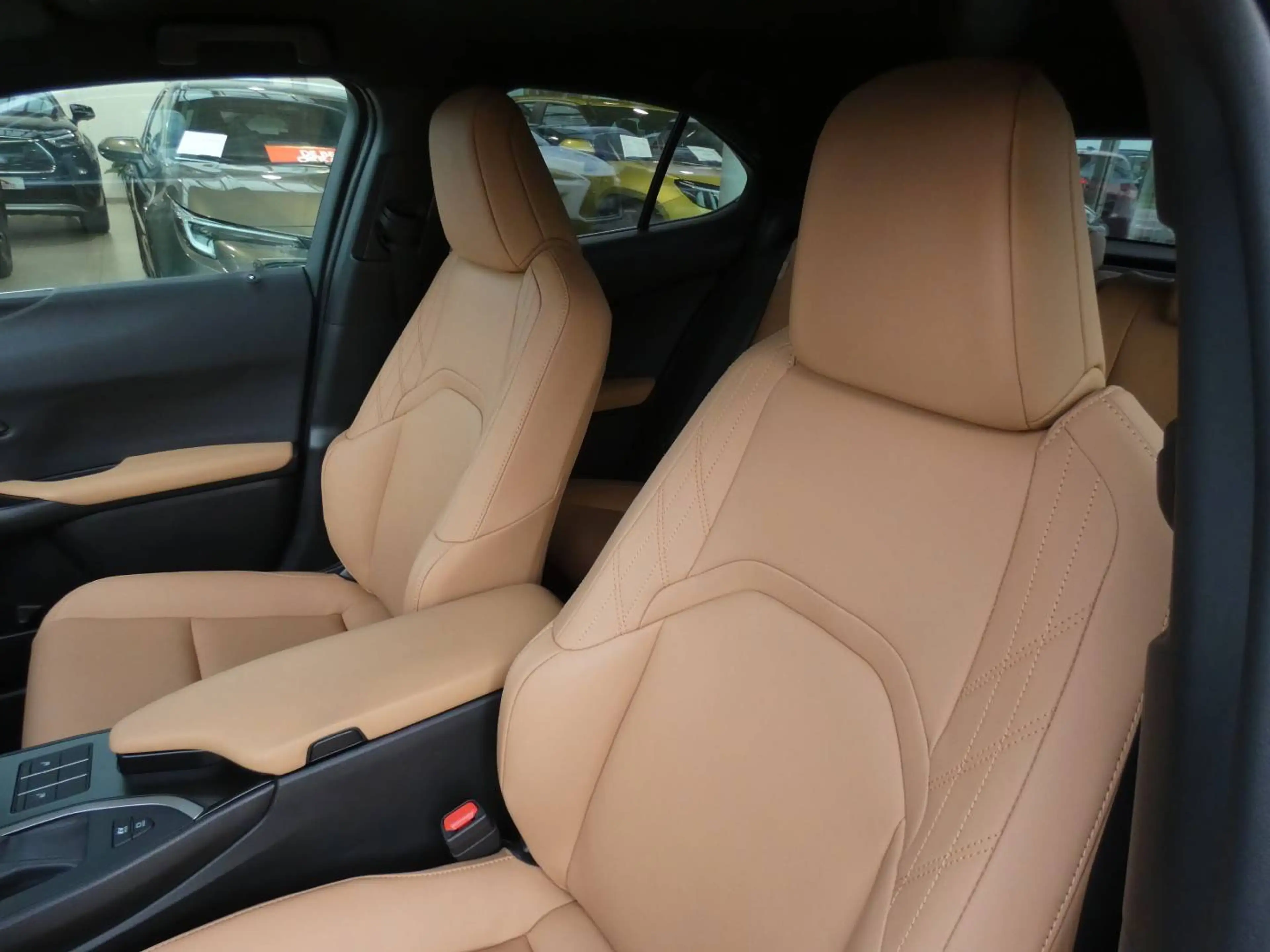 Lexus UX 250h HYBRID F-Sport Design +COGNAC LEDER +Dodehoek +Zetelverwarming +GPS +Carplay +Parkeersensoren — photo 13