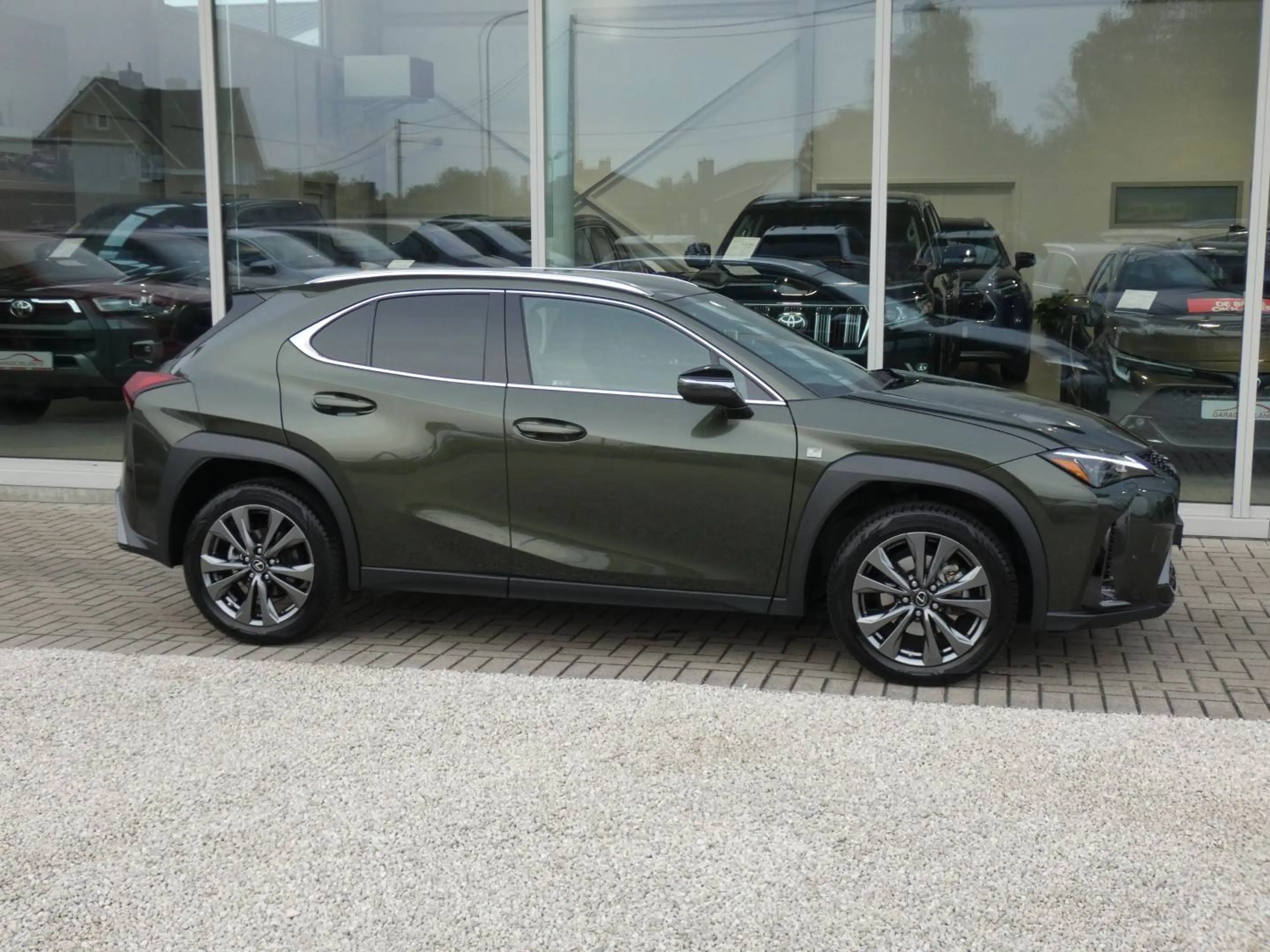 Lexus UX 250h HYBRID F-Sport Design +COGNAC LEDER +Dodehoek +Zetelverwarming +GPS +Carplay +Parkeersensoren — photo 2