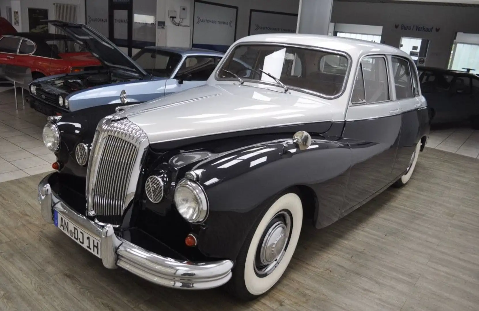 Jaguar Daimler Majestic Major Saloon V8 4,6 Blau - 2