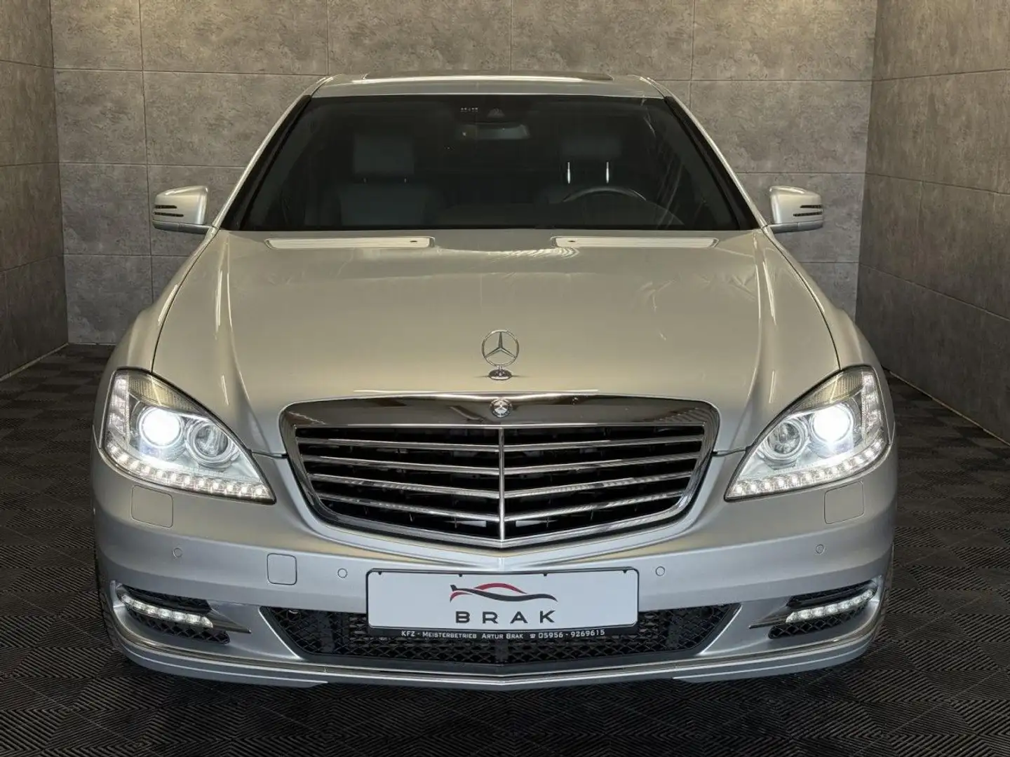 Mercedes-Benz E 350 S-Klasse 350 Bi-Xenon*Navi*Softclose*Kamera Plateado - 2