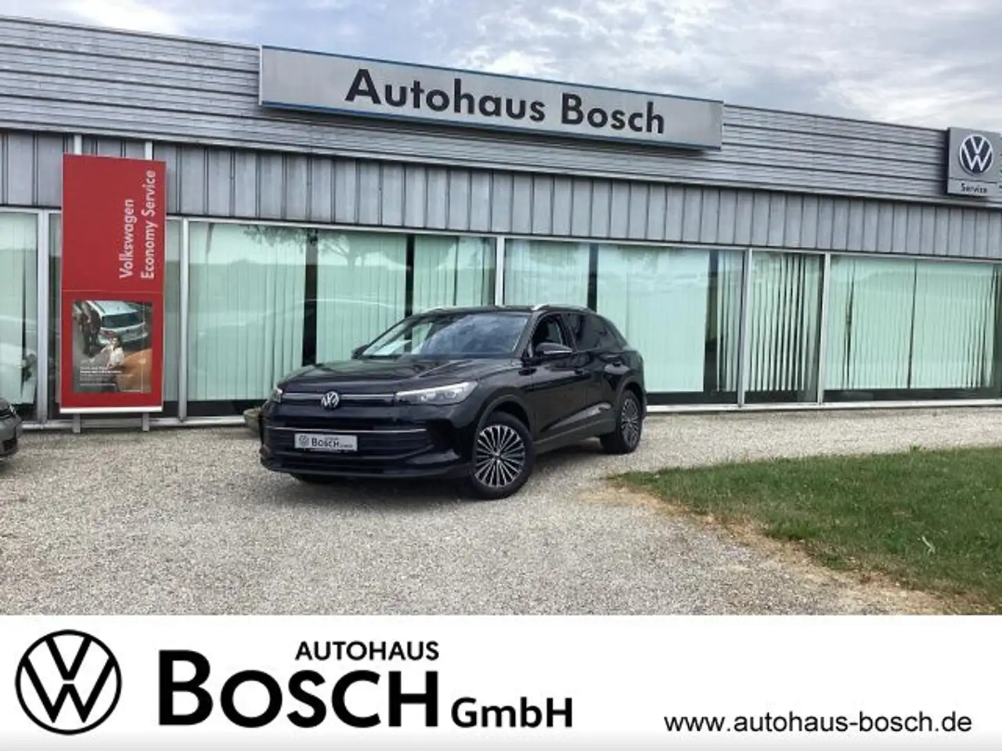 Volkswagen Tiguan 2.0 TDI Life DSG AHK Navi ACC RFK PDC LED Zwart - 1