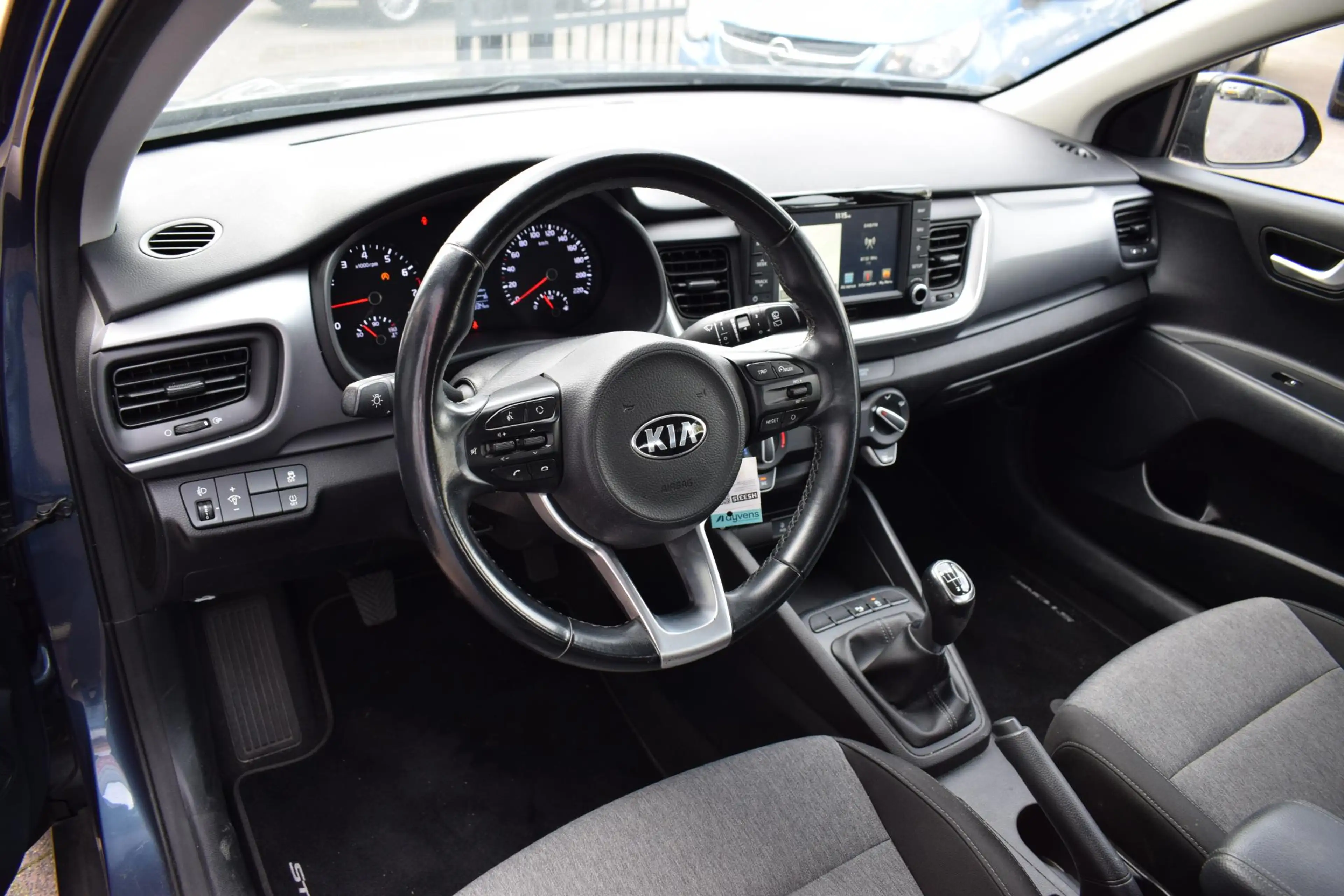 Kia Stonic 1.0 T-GDi DynamicLine | Apple CarPlay | Camera | C — photo 4