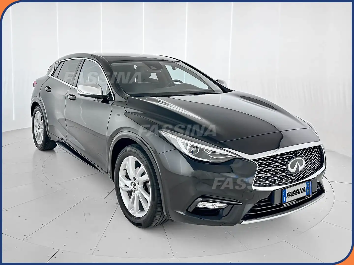 Infiniti Q30 1.5 diesel Premium Fekete - 1