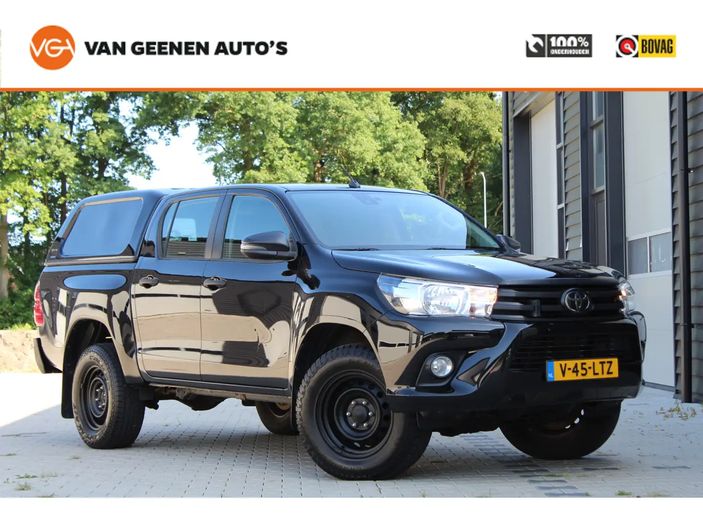Toyota Hilux 2.4 150Pk D-4D-F 4x4 Double Cab Cool Comfort | GRI Noir - 1