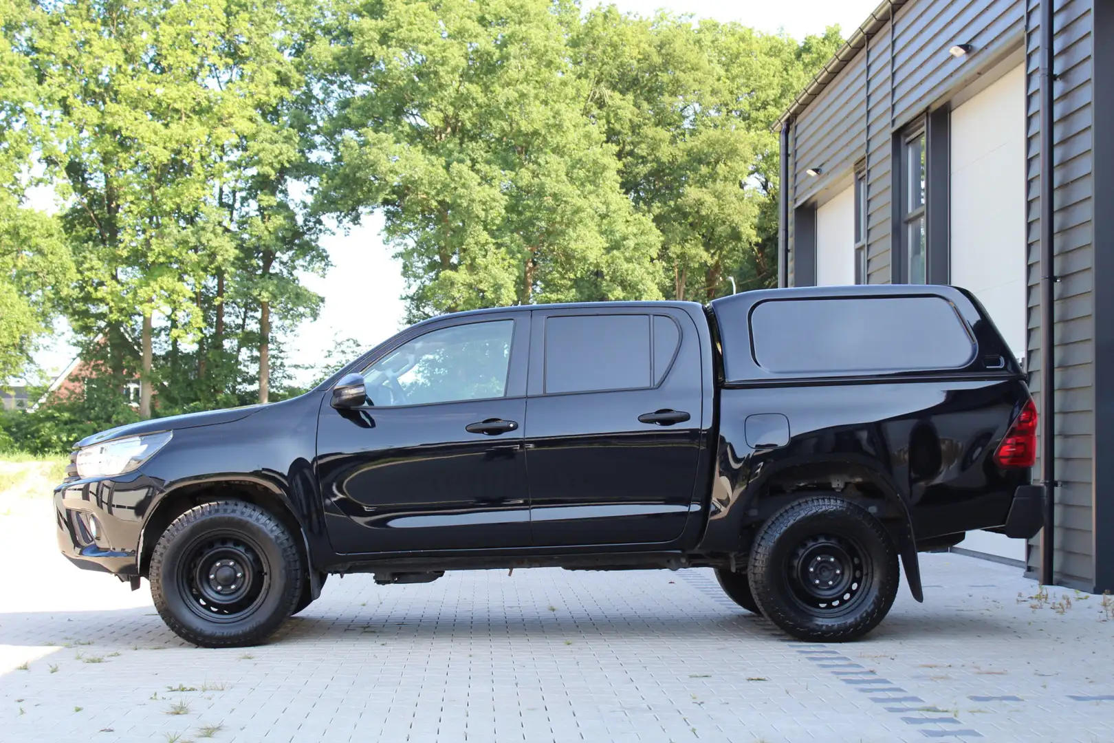 Toyota Hilux 2.4 150Pk D-4D-F 4x4 Double Cab Cool Comfort | GRI Noir - 2