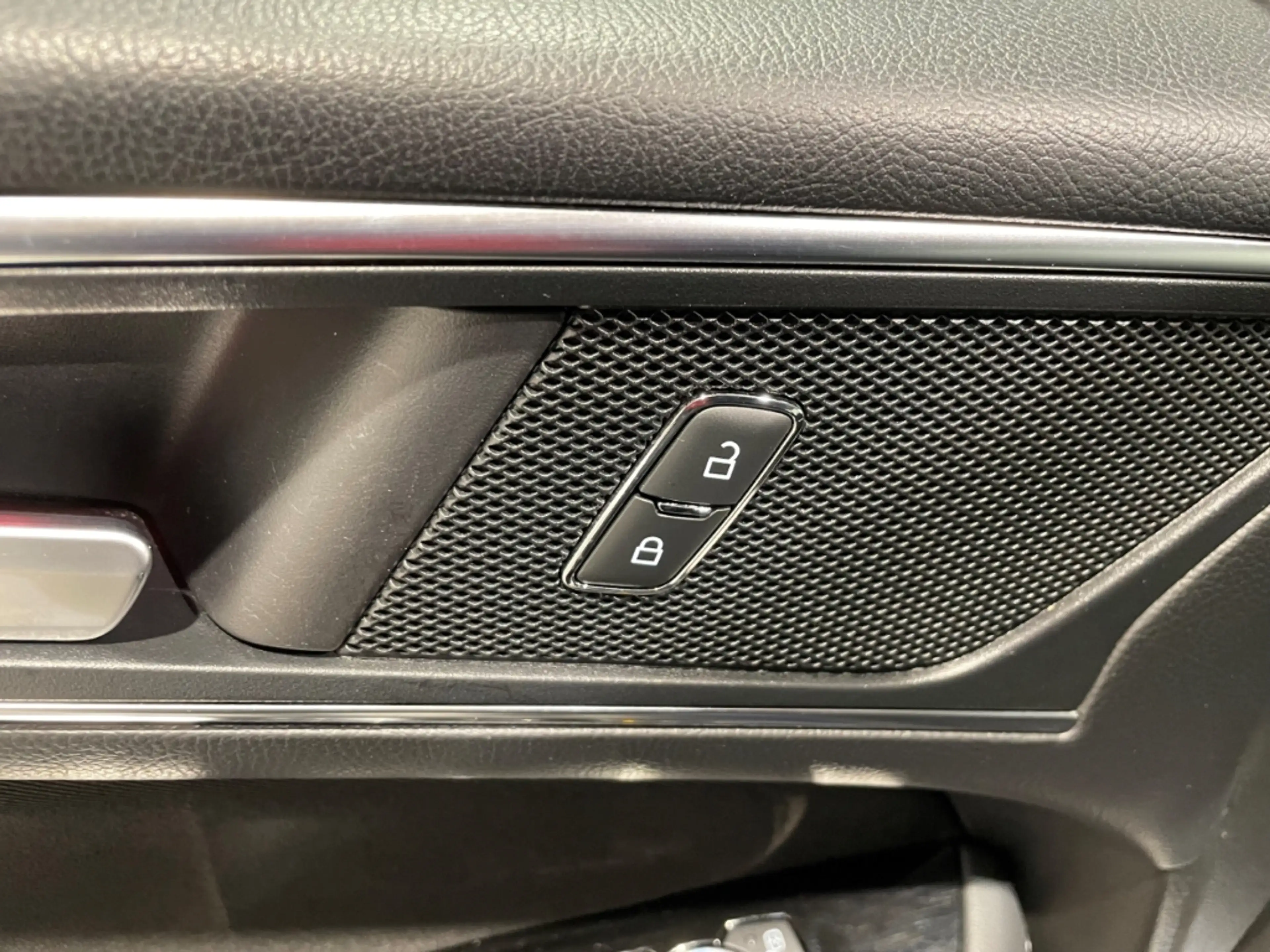Ford S-Max 2.0 EcoBlue Titanium EU6d-T 7-Sitzer Navi — photo 8