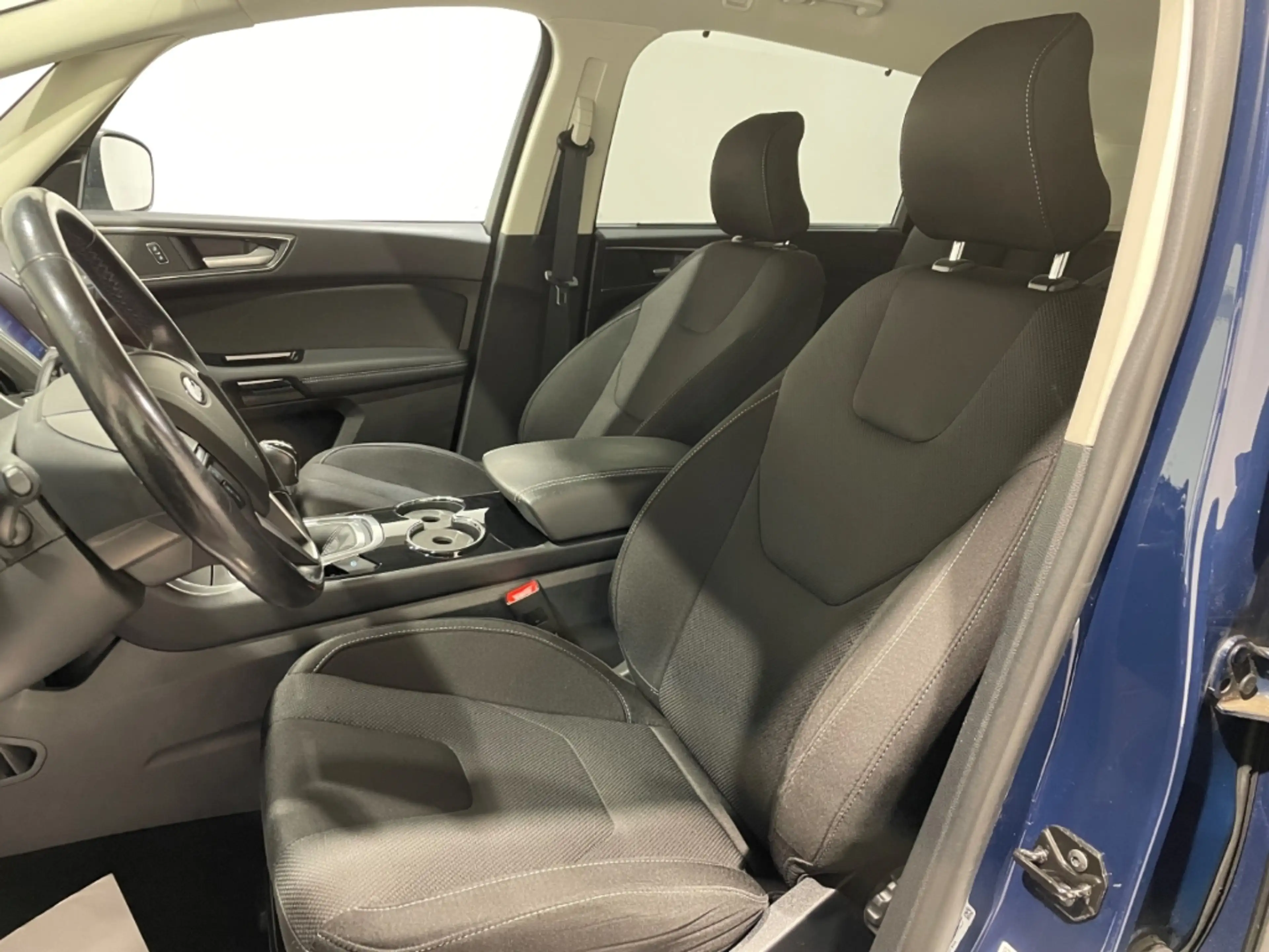 Ford S-Max 2.0 EcoBlue Titanium EU6d-T 7-Sitzer Navi — photo 6