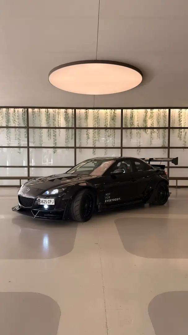Mazda RX-8 Revolution Schwarz - 1