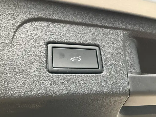 Volkswagen Touran view 13