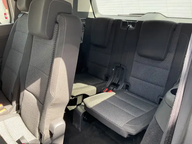 Volkswagen Touran view 9
