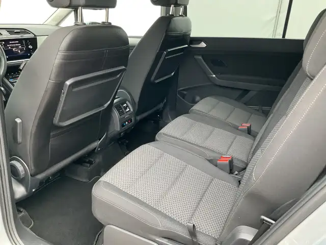 Volkswagen Touran view 8